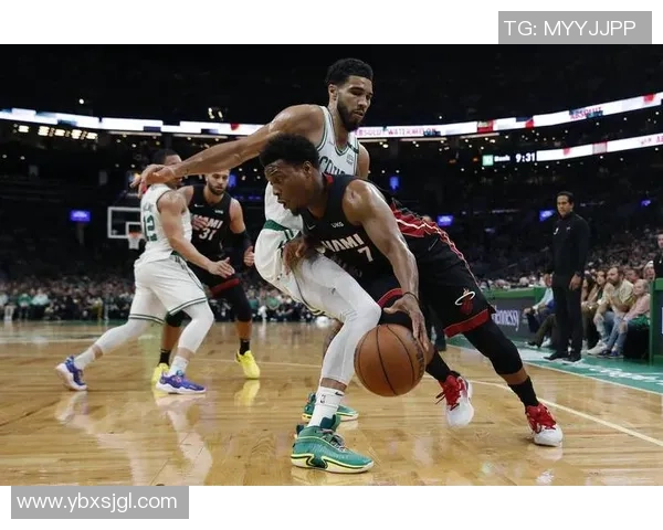 热火与凯尔特人激战11月23日NBA赛场精彩对决引发球迷热议